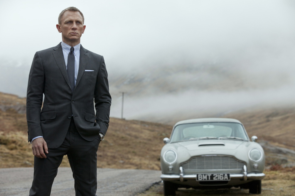 James Bond mit Aston Martin